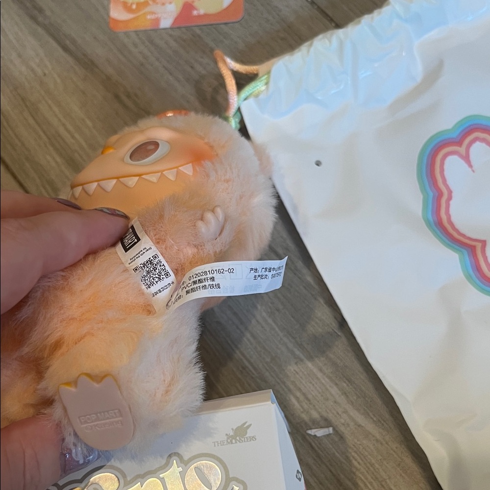 Authentic Pop Mart Big Into Energy Labubu - Happiness - Picture 6 of 6